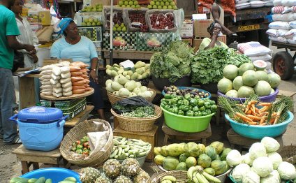 800px-Vegetable_seller_Ghana